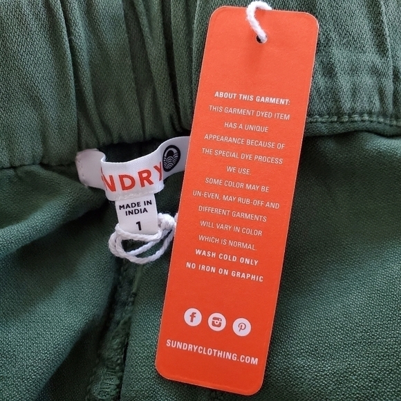 Sundry Stars Print Drawstring Pants NWT Size 1 & 2 - Picture 9 of 12